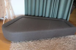 Brühl 2-Sitzer-Sofas|Sofa Mosspink Stoff 4476 95 Schurwolle Grau Füße Aluminium Rund Inklusive 5 Kissen