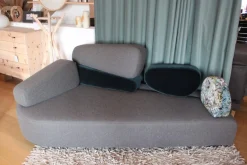 Brühl 2-Sitzer-Sofas|Sofa Mosspink Stoff 4476 95 Schurwolle Grau Füße Aluminium Rund Inklusive 5 Kissen