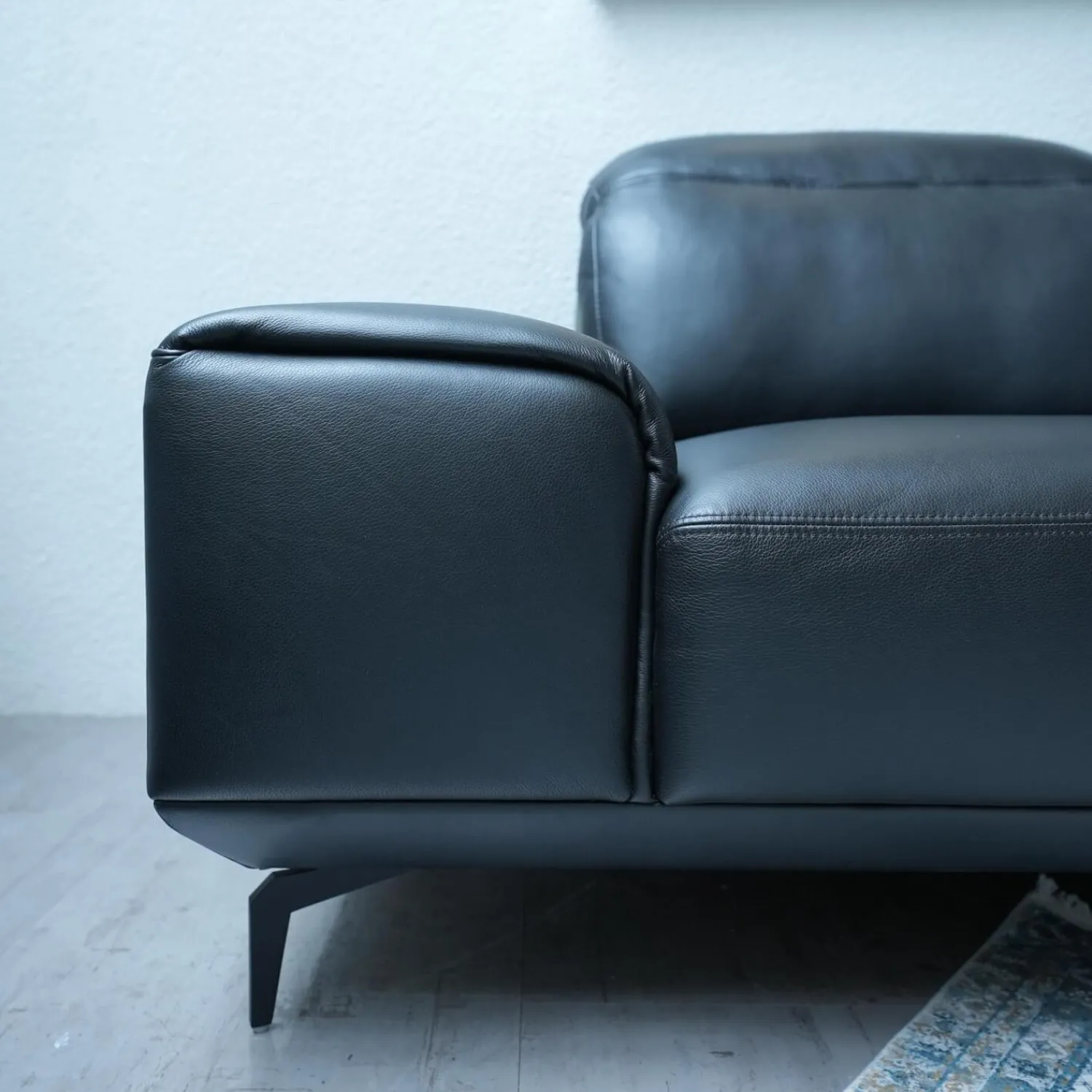 Musterring 2-Sitzer-Sofas|Sofa MR 2490 2-Sitzig Leder Z7399 Nachtschwarz Schwarz LK50 MR Fuß FC3 Metallfuß M99 Schwarz
