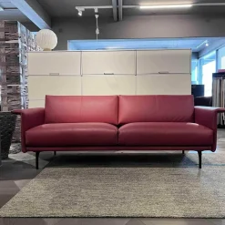 Montis 2-Sitzer-Sofas|Sofa Otis Leder Cuba Red Füsse Aluminium Schwarz Matt Pulverbeschichtet