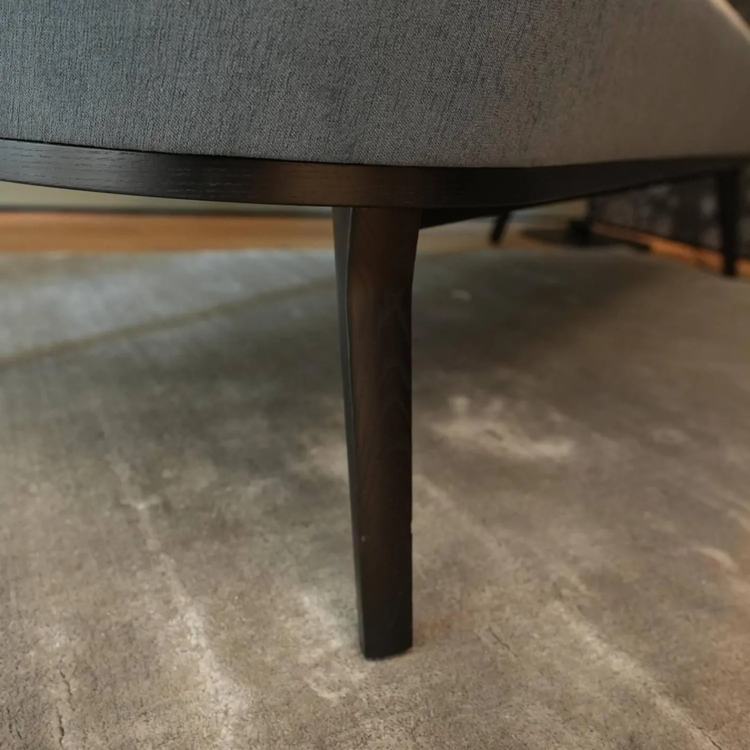 Bielefelder Werkstätten Bänke|Sofa Polo Cocktail 107-3002 Stoff Caliente 04242 Farbe 700 Grau Gestell Eiche Schwarz