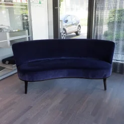 Bielefelder Werkstätten 2-Sitzer-Sofas|Sofa Polo Cocktail Nierenförmig Stoff City Velvet Reloaded CA7832/051 Blau Füße Massivholz Wengefarbig Gebeizt