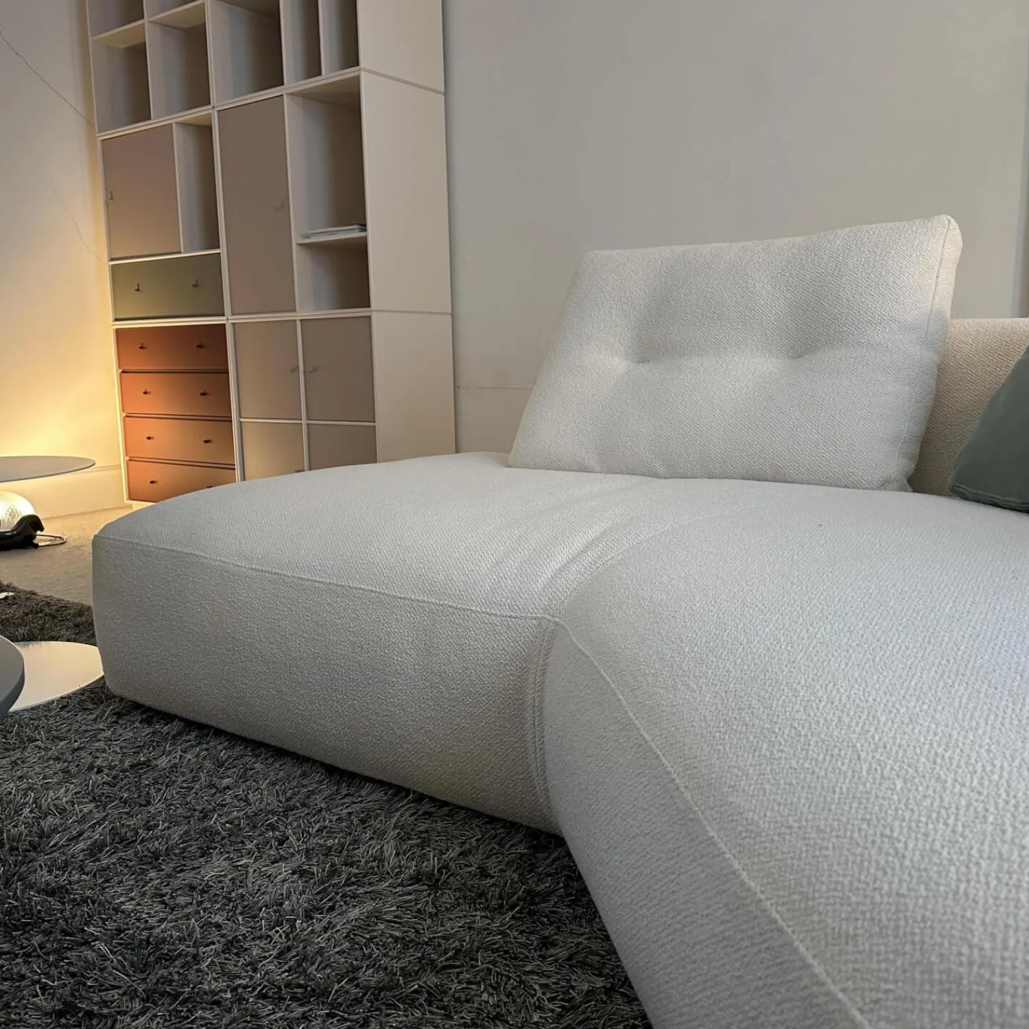 Cassina Ecksofas|Sofa Sengu Bold 565 A2 Stoff L Look Bianco Beige Weiß Mit Halbinsel Links Und Rückenkissen