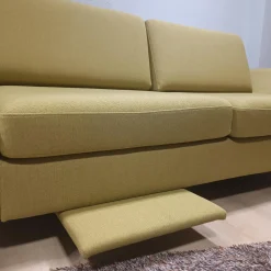 Wolkenweich 2-Sitzer-Sofas|Sofa Sirio Stoff Arco Schurwolle Kiwi Grün Gelb Holzkufen Eiche geölt