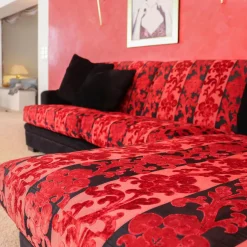 Finkeldei Ecksofas|Sofa 2,5-Sitzig Merkur Sonderstoff Jab Anstotz Rot Schwarz Füße Schwarz Lackiert