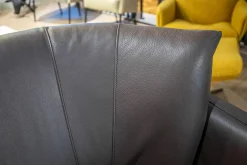 Jori 2-Sitzer-Sofas|Sofa Sophia City Leder Lipano Fondente Dunkelbraun Gestell Metall Schwarz