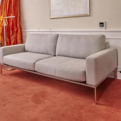 Bielefelder Werkstätten 2-Sitzer-Sofas|Sofa Spirit Bezug Mara 1763 181 Grau Chromfüße Und Holzsockel In Taupe mit 2 Kissen