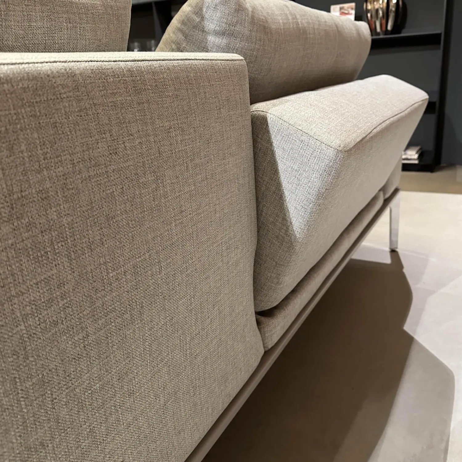 Bielefelder Werkstätten 2-Sitzer-Sofas|Sofa Spirit Stoff JAB Xantos 1 1362 093 Grau Gestell Platingrau Lackiert Metallfuß Chrom Mit Rückenverstellung Und Kissen