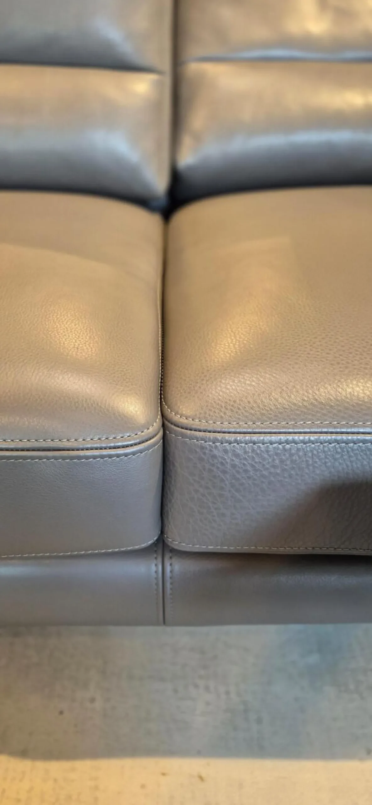 Violetta 2-Sitzer-Sofas|Sofa Tino Leder 80 Nachtgrau mit Kopfstütze und Fußteil