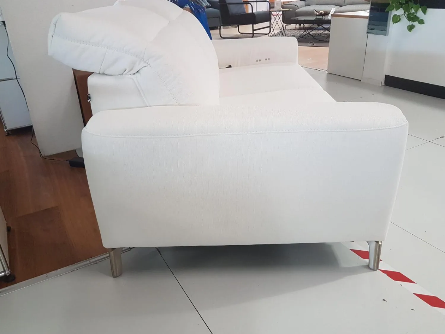 WK Wohnen 2-Sitzer-Sofas|Sofa Venosa Stoff Cl.4 Nevio Weiß mit Verstellfunktion