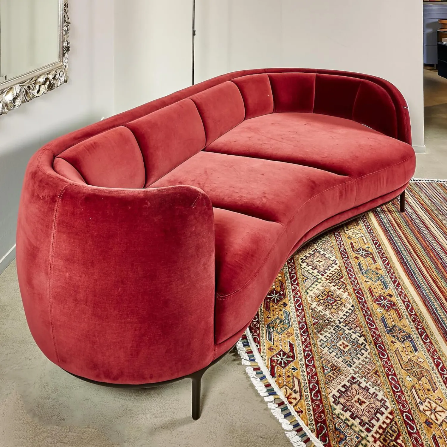 Wittmann 3-Sitzer-Sofas|Sofa Vuelta Lounge Bezug Stoff Velvet Bordeaux Rot Füße Bronze