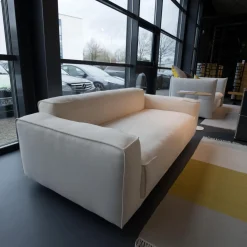 freistil Rolf Benz 2-Sitzer-Sofas|Sofabank 136 Stoff Rohi Credo Snow PG 7800 Weiß Stahlfuß Tiefschwarz RAL 9005