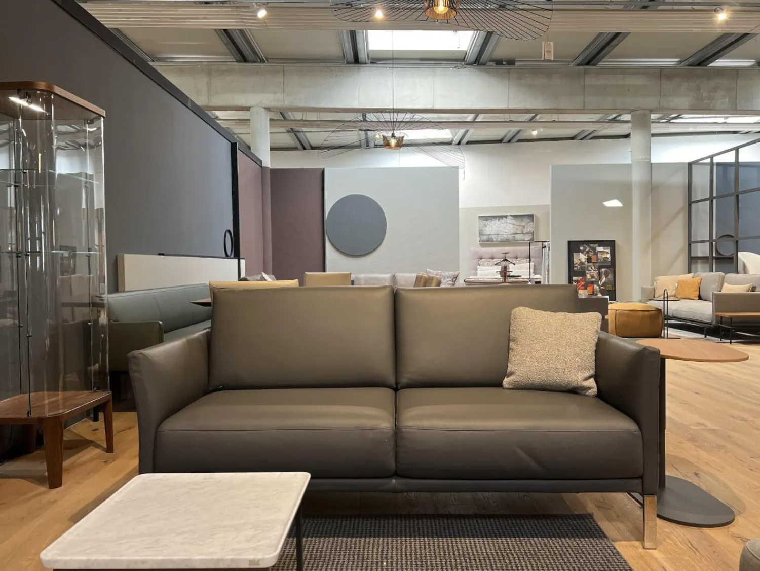 Rolf Benz 2-Sitzer-Sofas|Sofabank Cara Bezug Leder 38.107 Mittel Anthrazitgrau Metallspange Glanzchrom