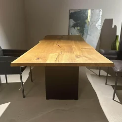 Paul Lindberg Esstische|Stammtisch Ruvio Planke Platte Eiche Wild Mitt Offenen Ästen Und Rissen Gestell Metall Bronze Lackiert