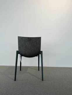 Magis Einzelstühle|Stapelbarer Stuhl Zartan Eco aus Recyclingholz Grau