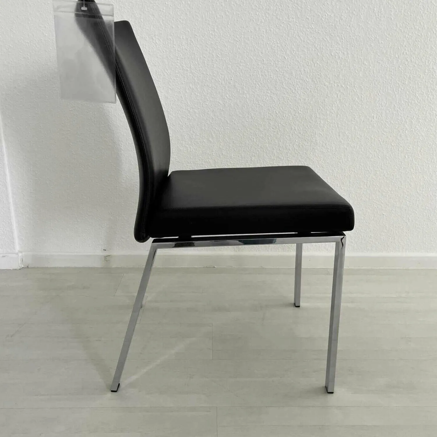 Draenert Einzelstühle|Stuhl 2010 Linus Bezug Leder Nummer 89001 Schwarz Gestell Rechteckrohr Hochglanz Chrom