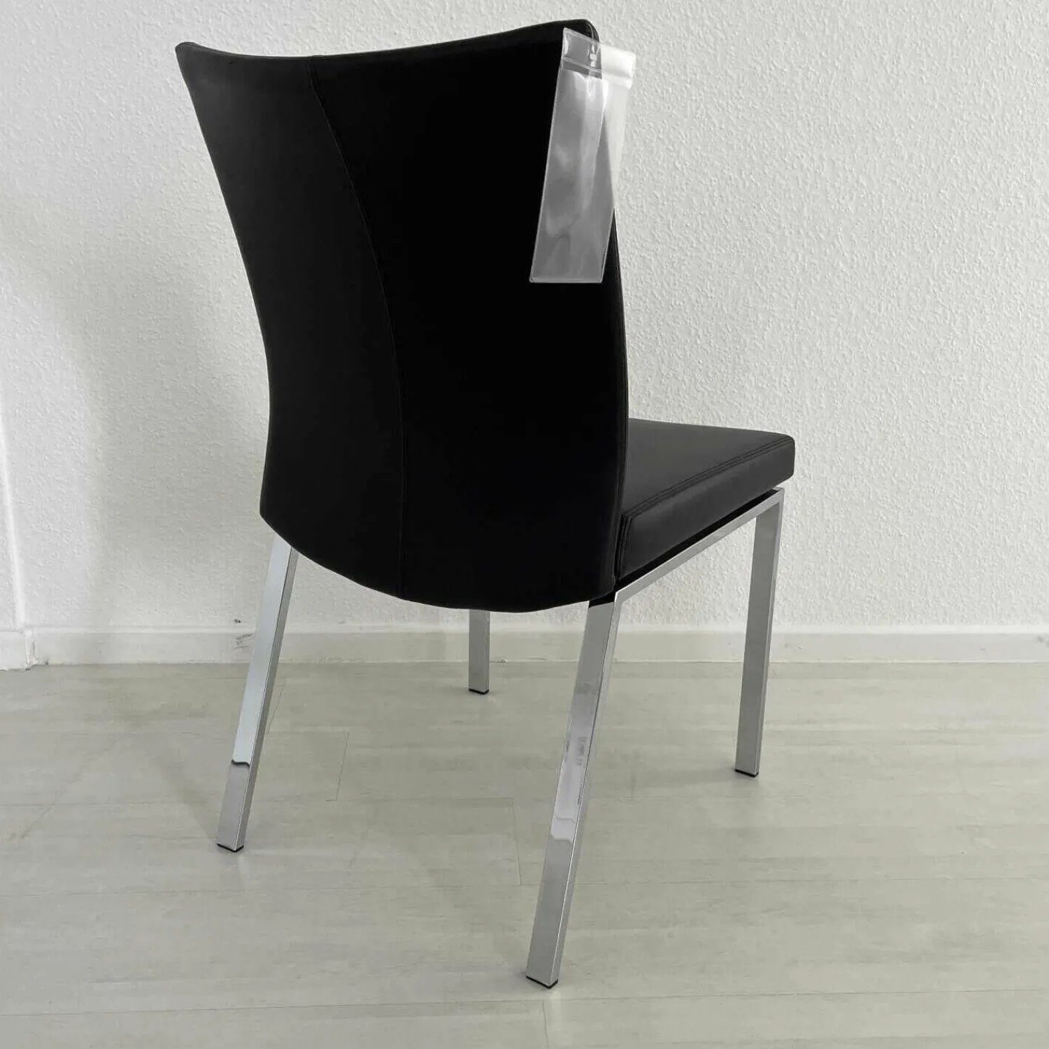 Draenert Einzelstühle|Stuhl 2010 Linus Bezug Leder Nummer 89001 Schwarz Gestell Rechteckrohr Hochglanz Chrom