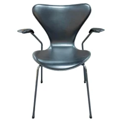 Fritz Hansen Einzelstühle|Stuhl 3207 Serie 7 Sitzschale Vollpolster Bezug Leder Kat. 5 Schwarz Untergestell Stahlrohr Verchromt