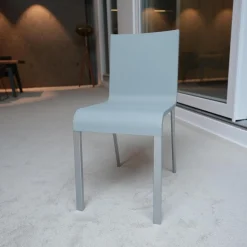 Vitra Einzelstühle|Stuhl 03 Sitzschalenfarbe Hellgrau Untergestell Pulverbeschichtet Silber Glatt