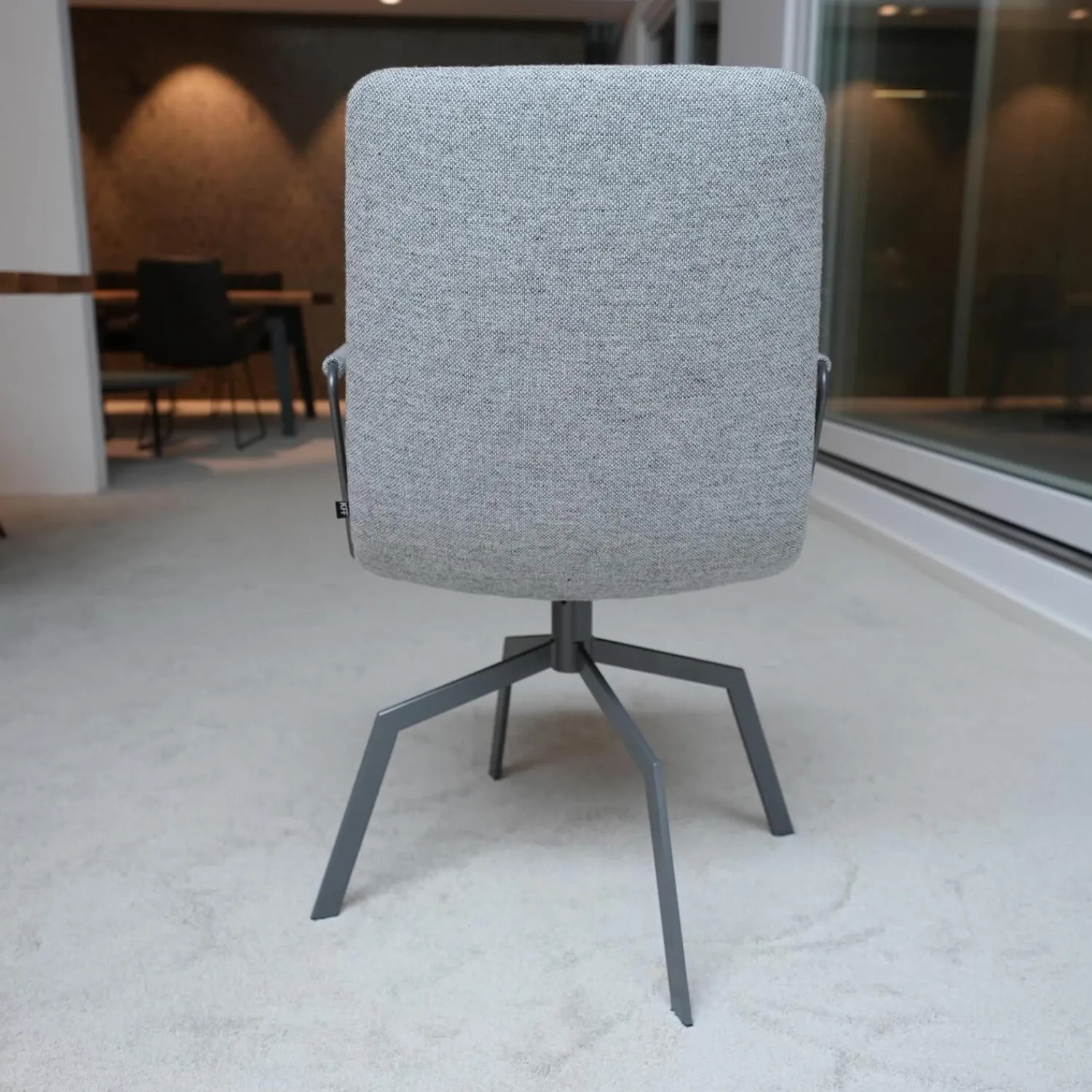 KFF Einzelstühle|Stuhl Arva Light Stoff Hallingdal 116 4-Fuß-Stern-Gestell In Struktur M 15 Eisenblank