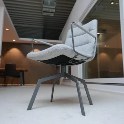 KFF Einzelstühle|Stuhl Arva Light Stoff Hallingdal 116 4-Fuß-Stern-Gestell In Struktur M 15 Eisenblank