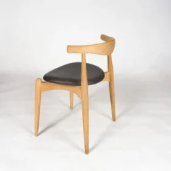 Carl Hansen & Søn Einzelstühle|Stuhl CH20 Elbow Chair Leder Loke 7110 Gestell Eiche Geseift