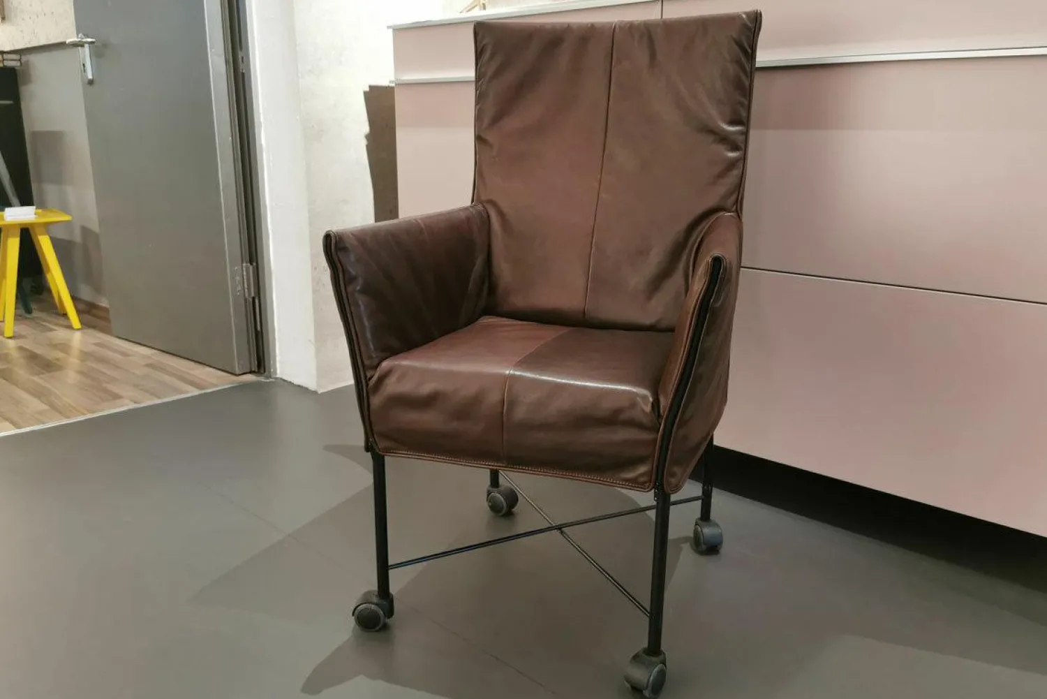 Montis Einzelstühle|Stuhl Chaplin Flex Leder Rancho Sienna Braun Gestell Büro Metall Schwarz Mit Rollen