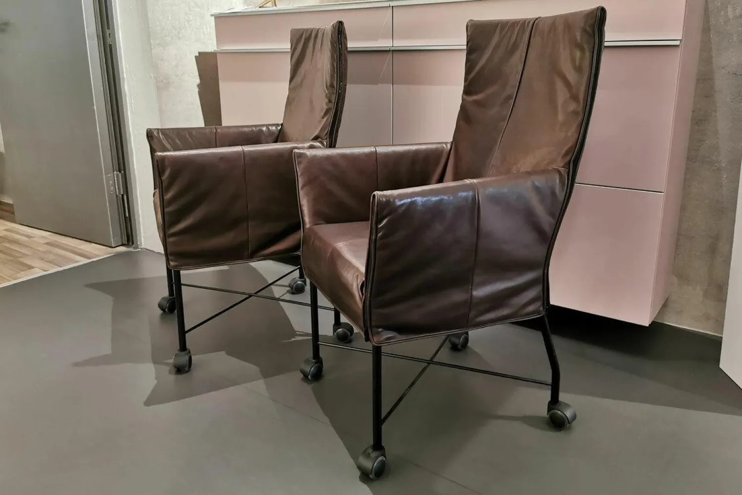 Montis Einzelstühle|Stuhl Chaplin Flex Leder Rancho Sienna Braun Gestell Büro Metall Schwarz Mit Rollen