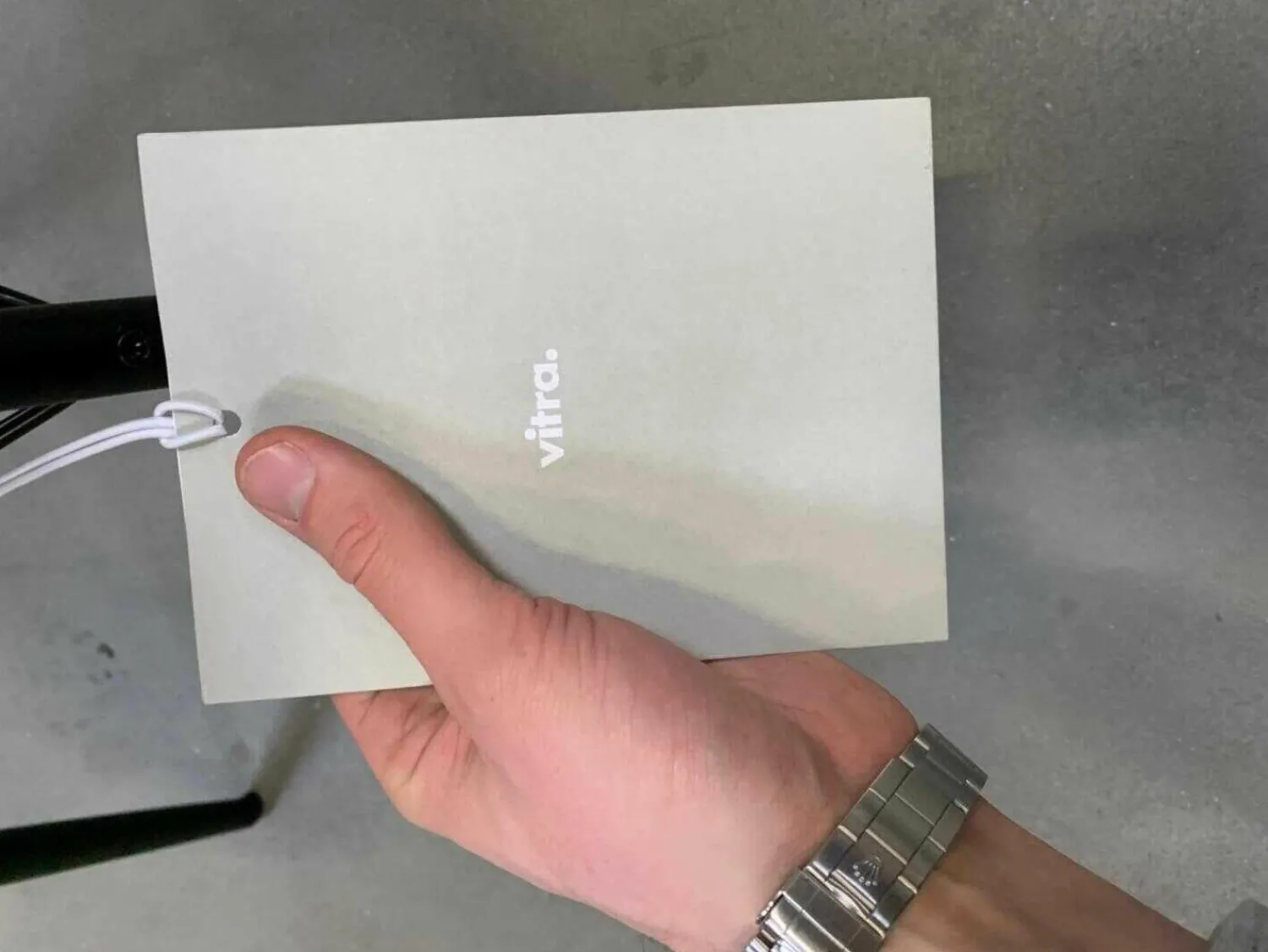 Vitra Einzelstühle|Stuhl DSW Eames Plastic Side Chair Dunkelgrau Eisgrau mit Sitzpolster