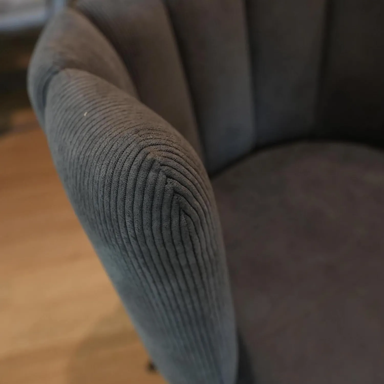 KFF Einzelstühle|Stuhl Gaia Sitz Leder Siena Schwarz Anthrazit Rücken Stoff Lisboa 01 Grau Metallgestell Schwarz