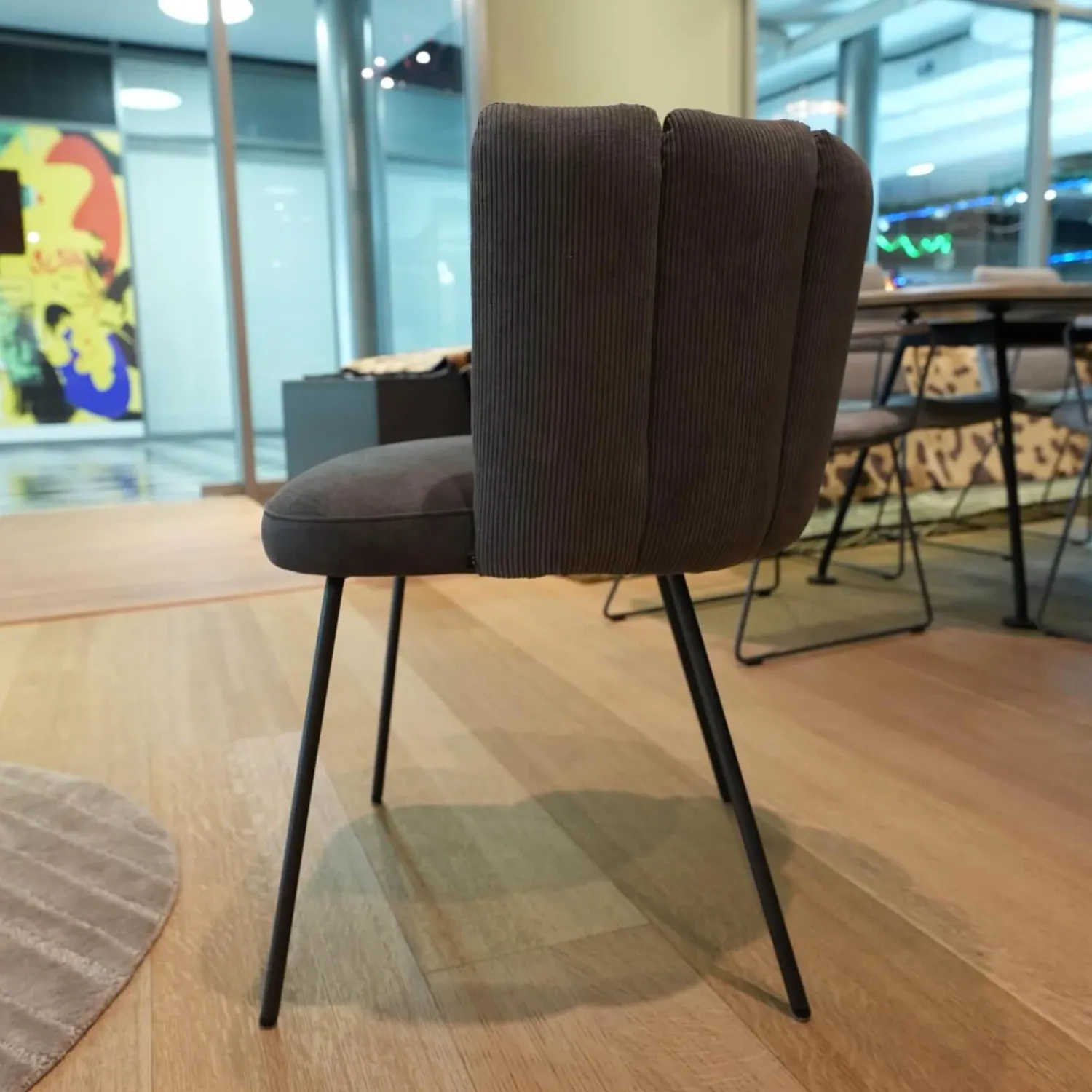 KFF Einzelstühle|Stuhl Gaia Sitz Leder Siena Schwarz Anthrazit Rücken Stoff Lisboa 01 Grau Metallgestell Schwarz