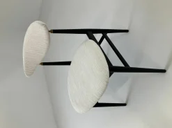 Gubi Einzelstühle|Stuhl Gent Stoff Chenille 01 Wollweiß Beine Black Stained Ash Schwarz