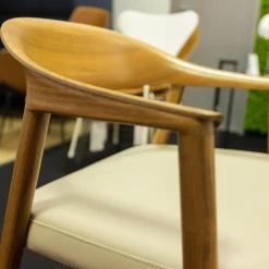 Pedrali Stuhlsets|Einzelstühle|Stuhl Hera Leder PGC Hellgrau Gestell Nussbaum