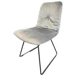 Freifrau Einzelstühle|Stuhl Leya Stoff Sahco Avalon 0043 Silber Metall Kufengestell Tiefschwarz