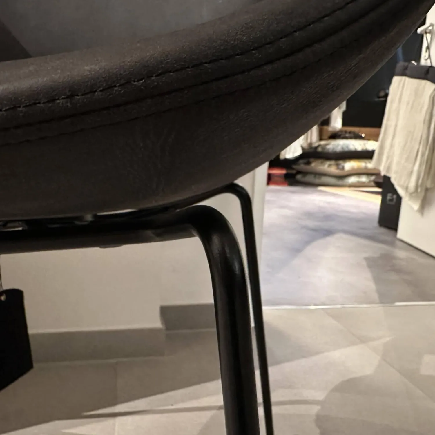 Tonon Einzelstühle|Stuhl Moon Leder Savana 974 Schwarz Grau Gestell 92 Stahl Nero 64 Schwarz