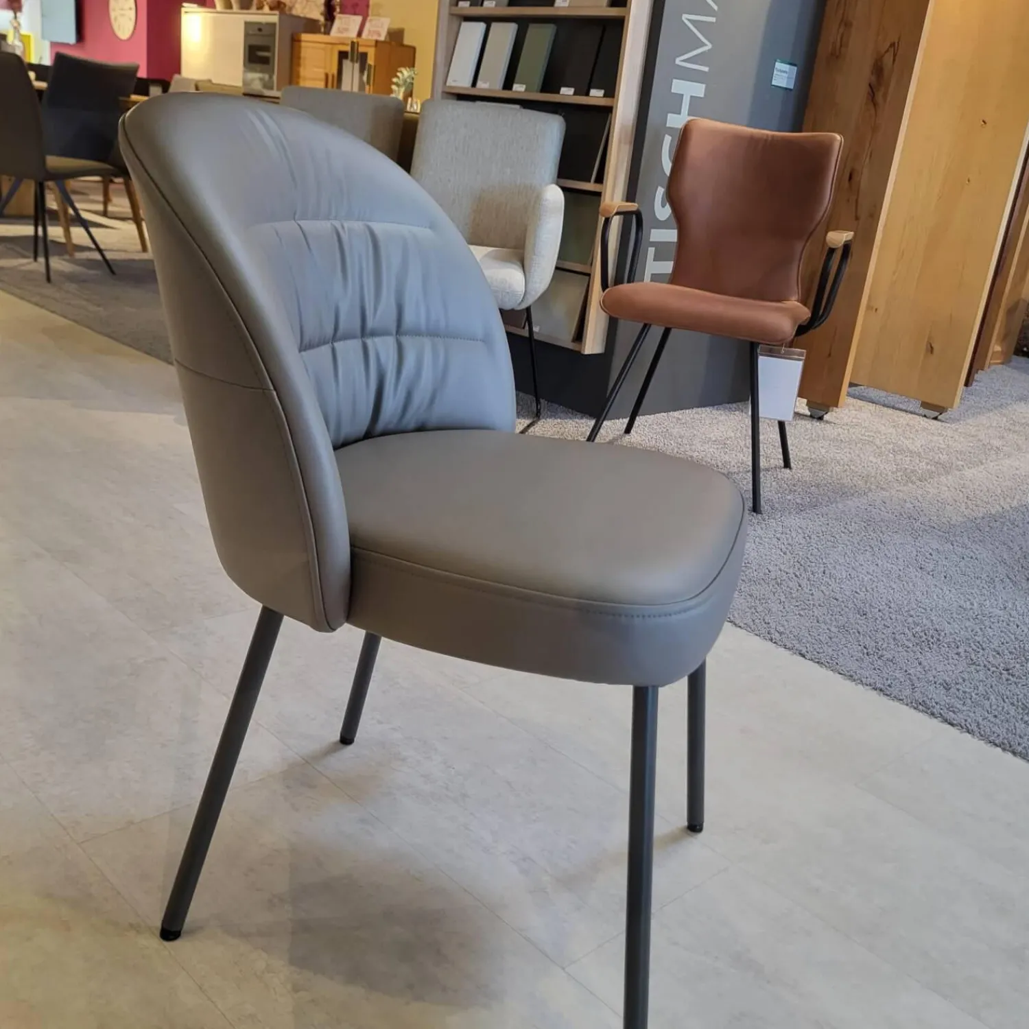 Rolf Benz Einzelstühle|Stuhl Noa 690 Leder 36 Mittel Quarzgrau Füße Umbragrau Lackiert