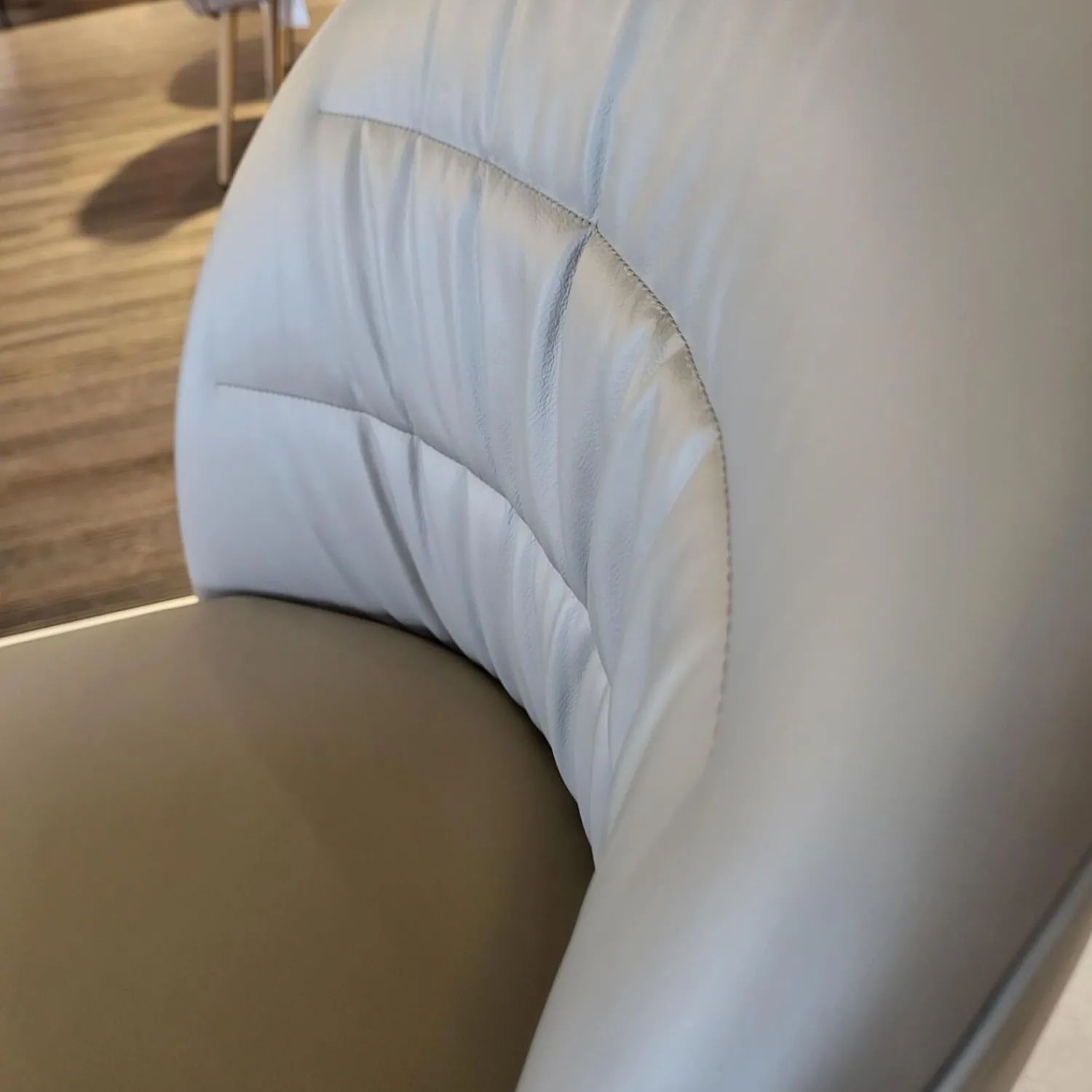 Rolf Benz Einzelstühle|Stuhl Noa 690 Leder 36 Mittel Quarzgrau Füße Umbragrau Lackiert