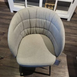 Rolf Benz Einzelstühle|Stuhl Noa 690 Stoff Hell Steingrau Rückschale mit Armteil Leder Mittel Quarzgrau Gestell Umbragrau