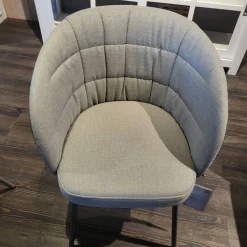 Rolf Benz Einzelstühle|Stuhl Noa 690 Stoff Hell Steingrau Rückschale mit Armteil Leder Mittel Quarzgrau Gestell Umbragrau