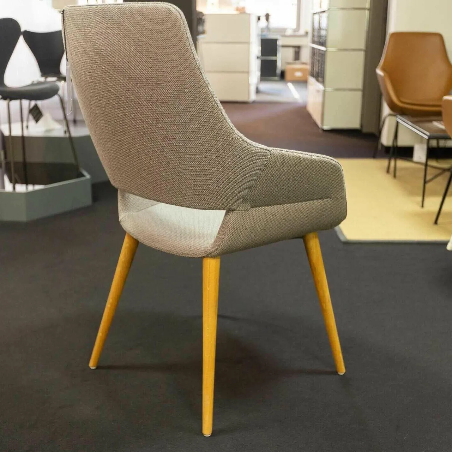 Wilkhahn Einzelstühle|Stuhl Occo Conference Stoff Credo 17 Hellbraun Untergestell Eiche Natur