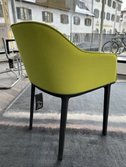 Vitra Einzelstühle|Stuhl Softshell Chair Plano Stoff Avocado Grün Vierbein-Untergestell Chocolate Schwarz
