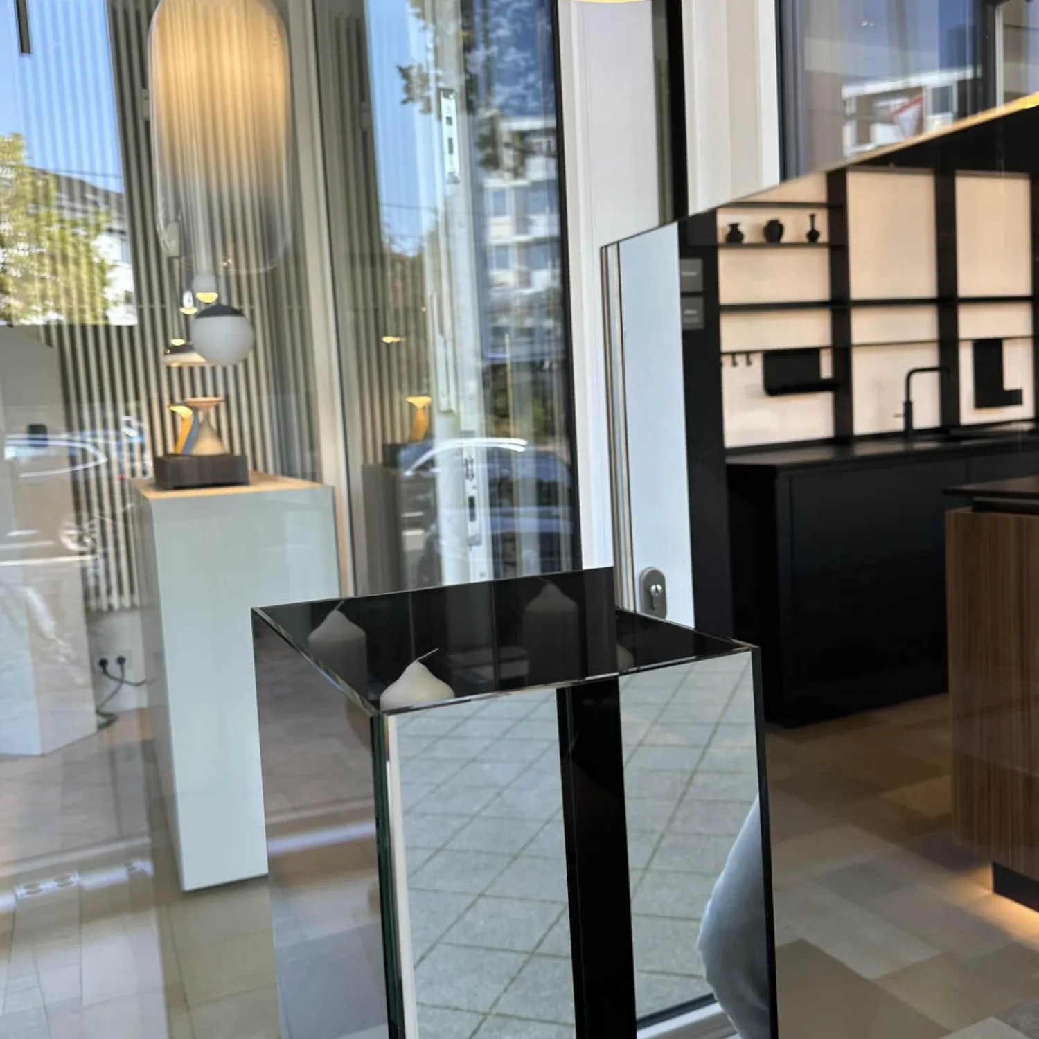 B&B Italia Vitrinen & Highboards|Säule Malou Rauchglas (1 Stück)