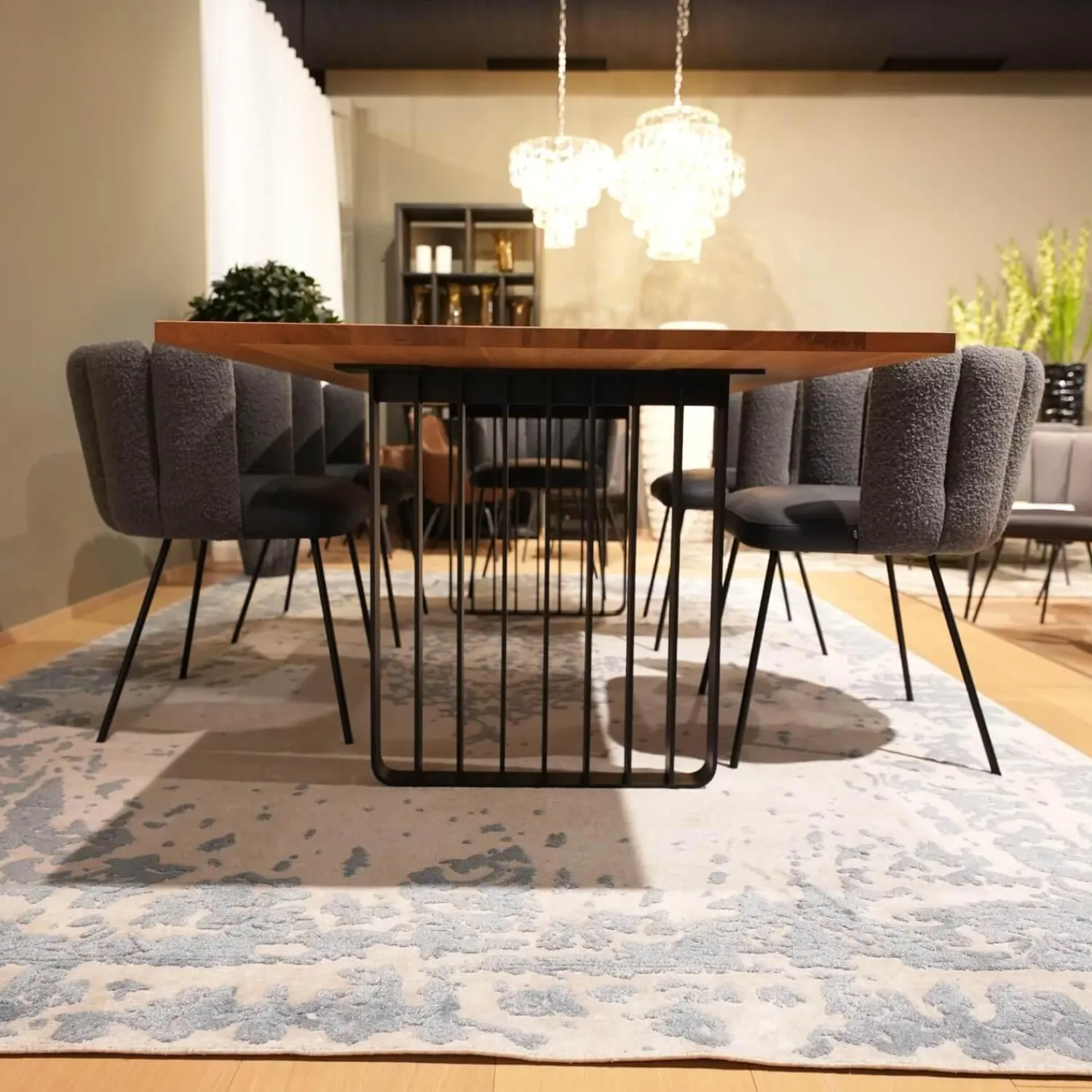 Domaniecki Teppiche|Teppich Disha Schurwolle Pflanzenfasern Stoff Ascot Creme Weiß Hellblau Handgeknüpft Ohne Tisch Sowie Ohne Stühle