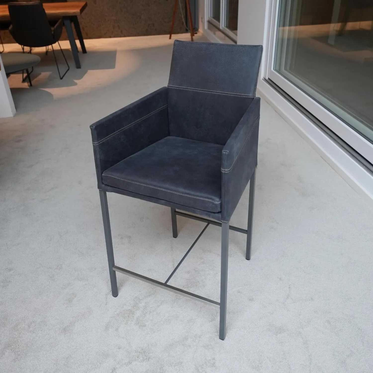 KFF Barhocker & Barstühle|Thekenstuhl Texas Leder Kenia Baltic 6102 4-Fußgestell Struktur M15 Eisenblank Einschichtlack