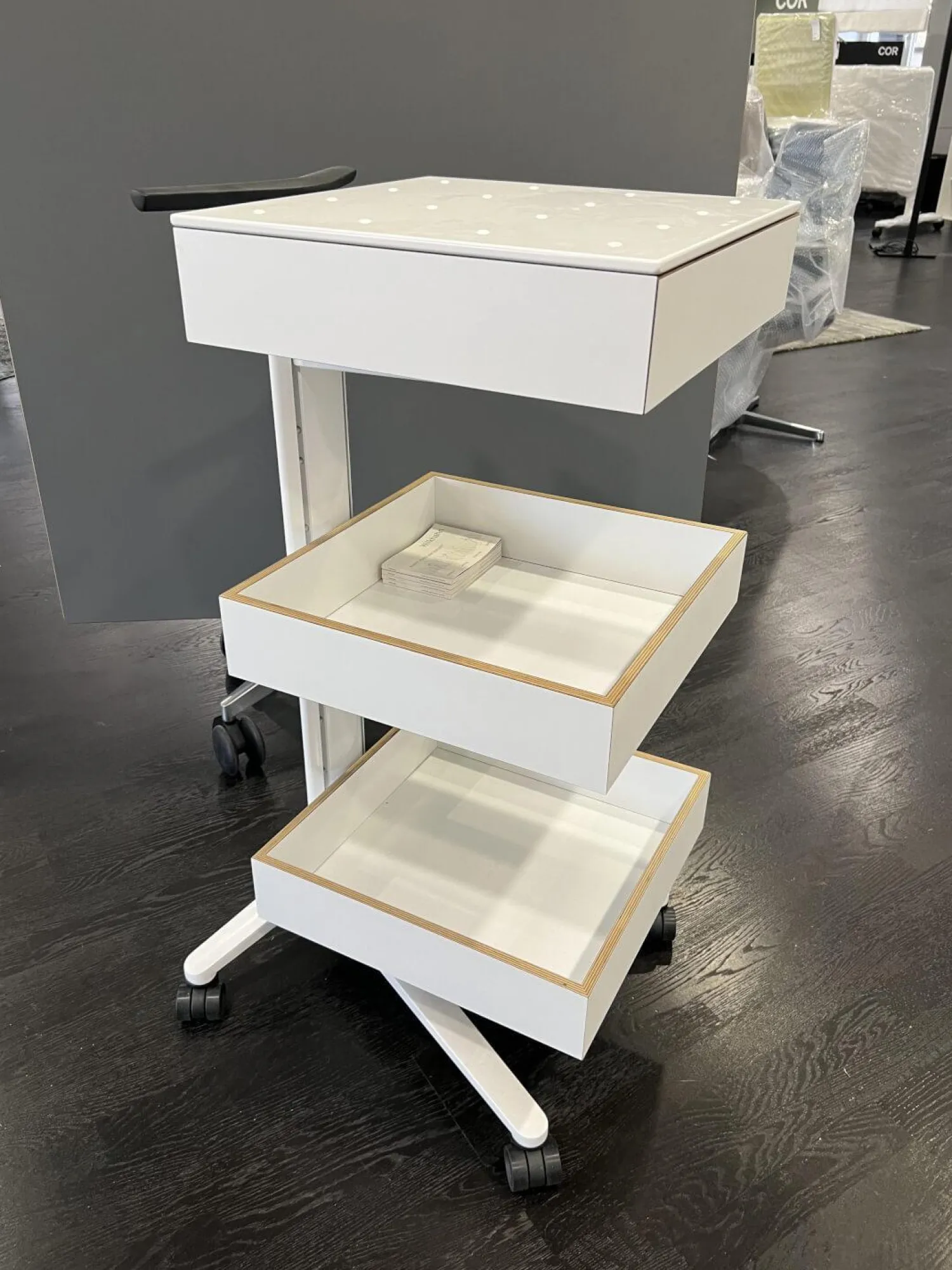 Wilkhahn Regale & Container|Tisch 446/3 Confair Server Catering Korpus Schichtstoff Säule Weiß Beschichtet Mit Schubladenbox Und Rollen