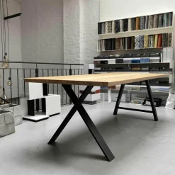 Vincent Sheppard Esstische|Tisch Albert Natur Eiche 2-geteilte Platte Schwarzes Gestell