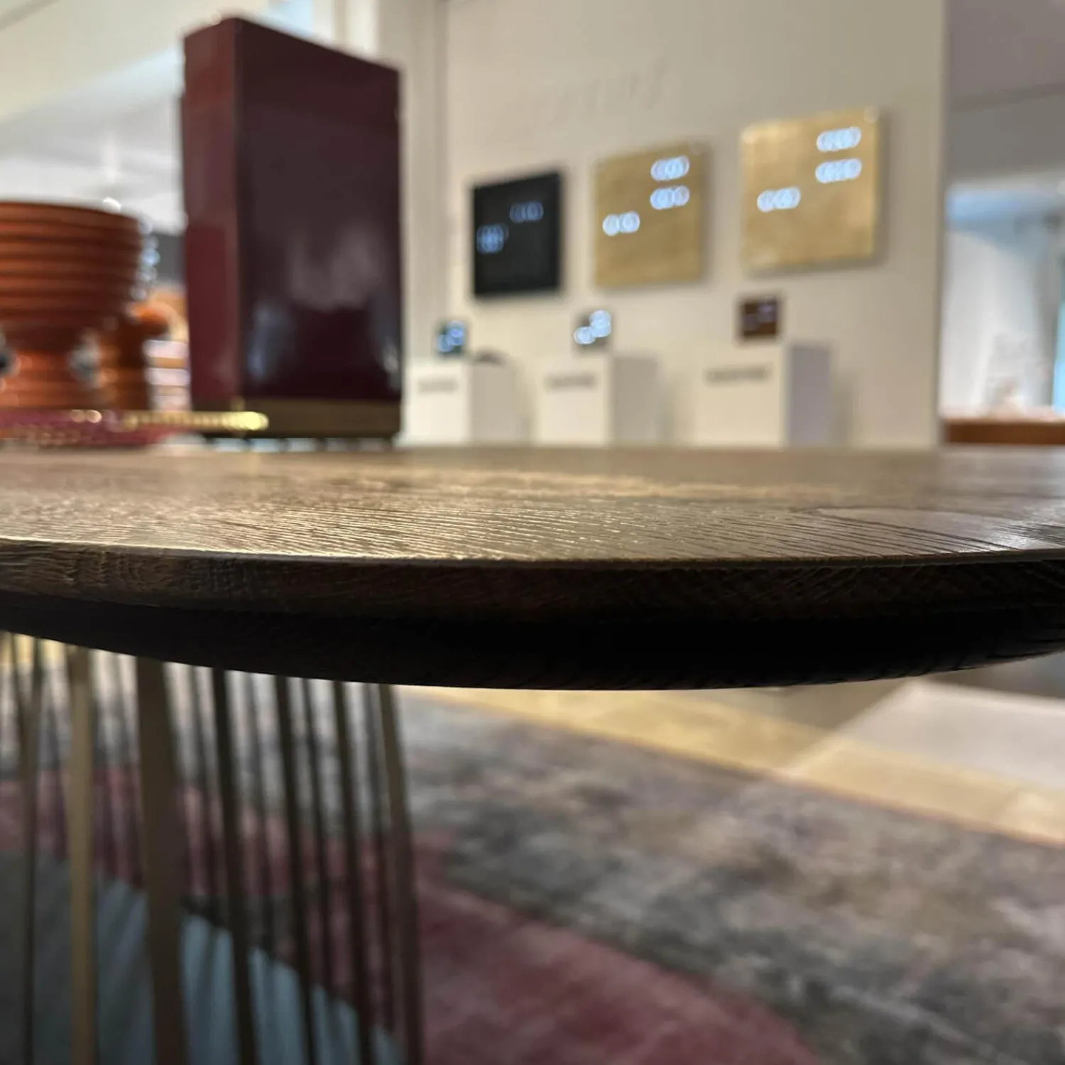 Janua Esstische|Tisch Basket BC 07 Platte Eiche Geräuchert Anthrazit Geölt Gestell Stahllasur Bronze Mit Kieselkante