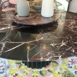 Janua Esstische|Tisch BC 07 Basket Platte Stein Rosso Lepanto Schwarz Rot Streben Tiefschwarz Schwarz Mit Drehteller Lazy Susan