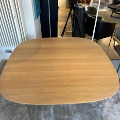 Studio by Mobimex Esstische|Tisch Bridge Platte Eiche Rohholzeffekt Lackiert Untergestell Beton Creme