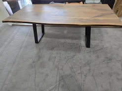 Scholtissek Esstische|Tisch Butterfly Europäischer Nussbaum Äste Mit Harz Ausgegossen Feste Platte Kufe Schräggestellt Schwarz